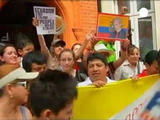 Assange retranché à l'ambassade d'Equateur, combien de...