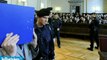 Autriche : d'étranges manifestants autour du procès Fritzl