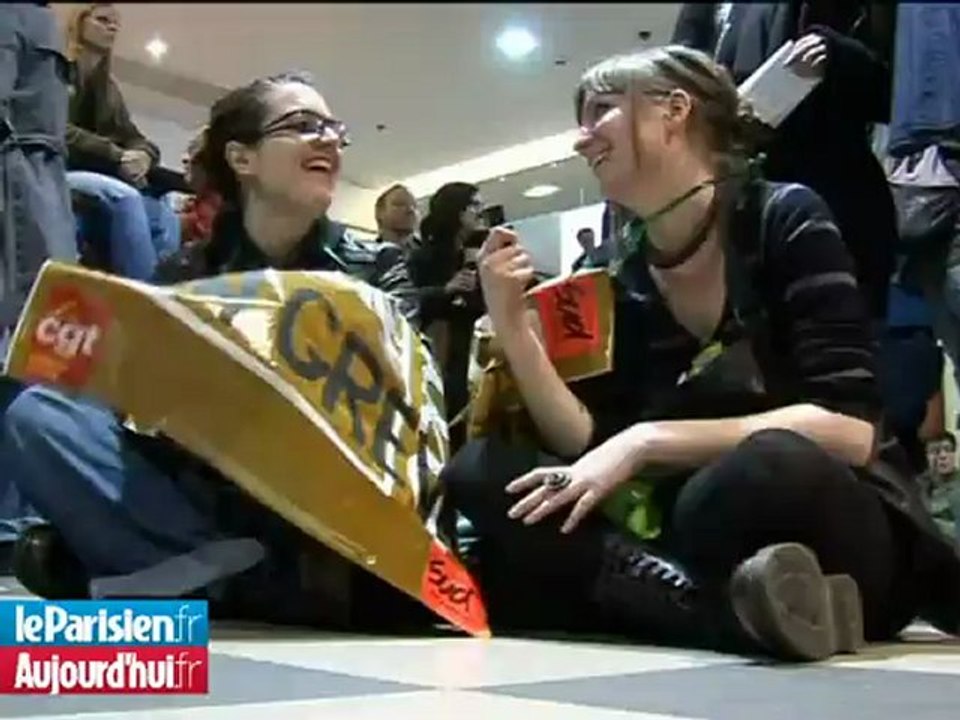 La Fnac St-Lazare occupée et bloquée