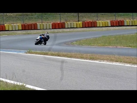Nogaro Club Moto 28-07-12 Série 3 - Sortie de piste SVS650