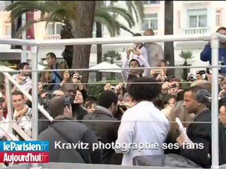 A Cannes, Lenny Kravitz joue les paparazzis