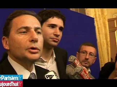 Identité nationale : Eric Besson à l'épreuve des questions