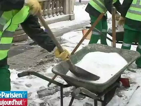 Sel et neige sur les Champs-Elysées