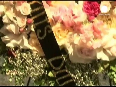 Comedienne Phyllis Diller dies ages 95