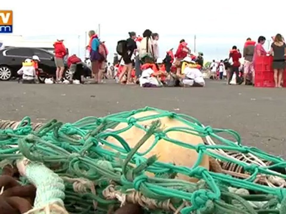 Marion Cotillard et Maud Fontenoy se mobilisent pour les "Oubliés des vacances"