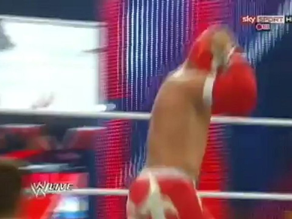 WWE RAW 20/8/2012 [2/10]
