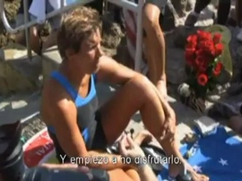 Las medusas crean un infierno de aventura a la nadadora Diana Nyad