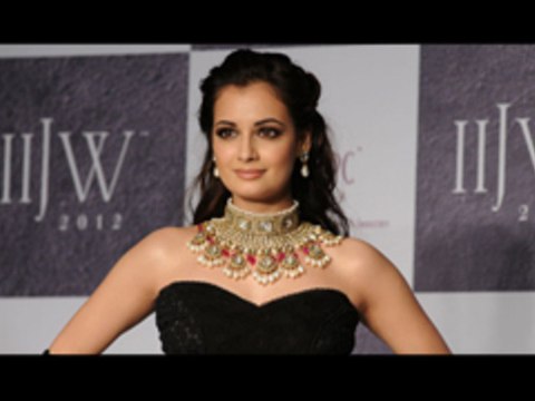 Dia Mirza Walks The Ramp For Golecha's Jewels @ IIJW 2012
