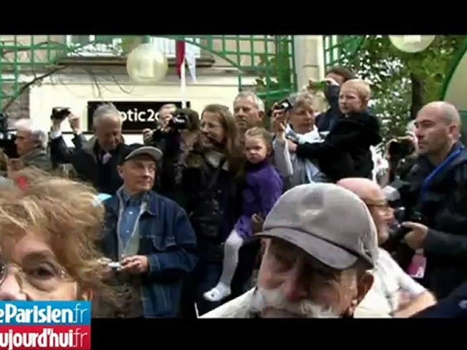 Albert II de Monaco s'offre un bain de foule sans Charlène