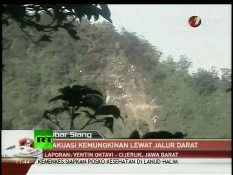 First footage of Sukhoi Superjet 100 crash site in Indonesia