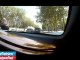 Deux voitures sorties d'un jeu vidéo dans les rues de Paris