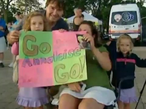 Юная канадка переплыла Онтарио из благих целей