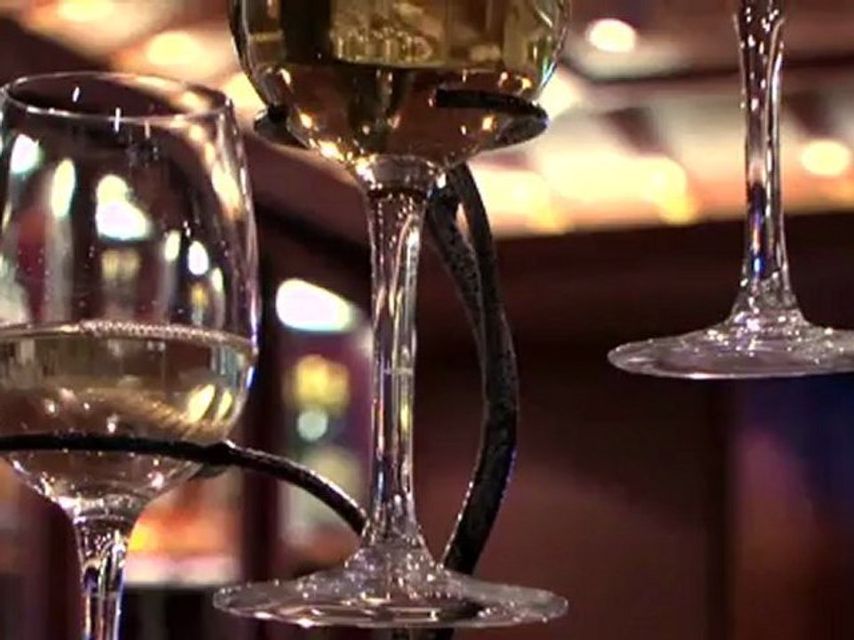 Wine Tastings at Vintages: Royal Caribbean’s Wine Bar Offers Exclusive Experiences