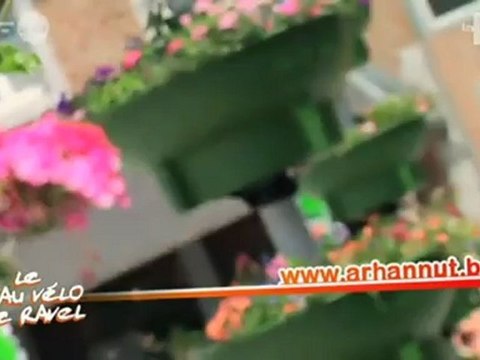 Le Beau Vélo de Ravel s'arrête à l'Athénée Royal de Hannut (août 2012) - extrait