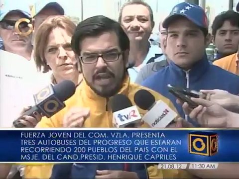 Fuerza Joven presentó 3 nuevos autobuses con los que llevarán el mensaje de Capriles a 200 pueblos