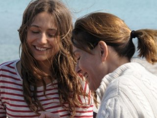 MAUVAISE FILLE - BANDE ANNONCE OFFICIELLE