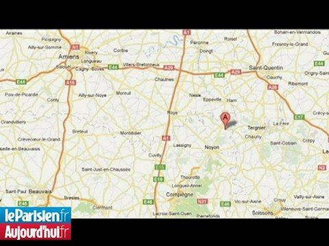 Il porte secours aux passagers d'une voiture coincée dans une mare gelée