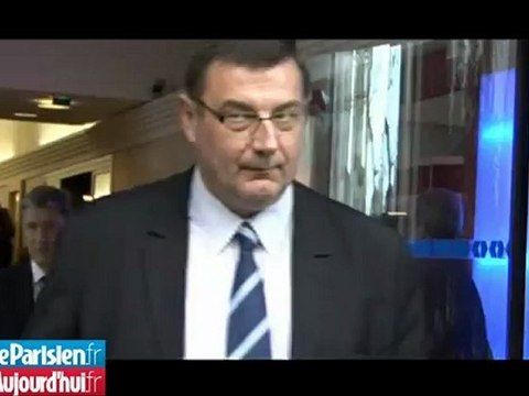 «Hollande esquive le combat» selon les parlementaires UMP