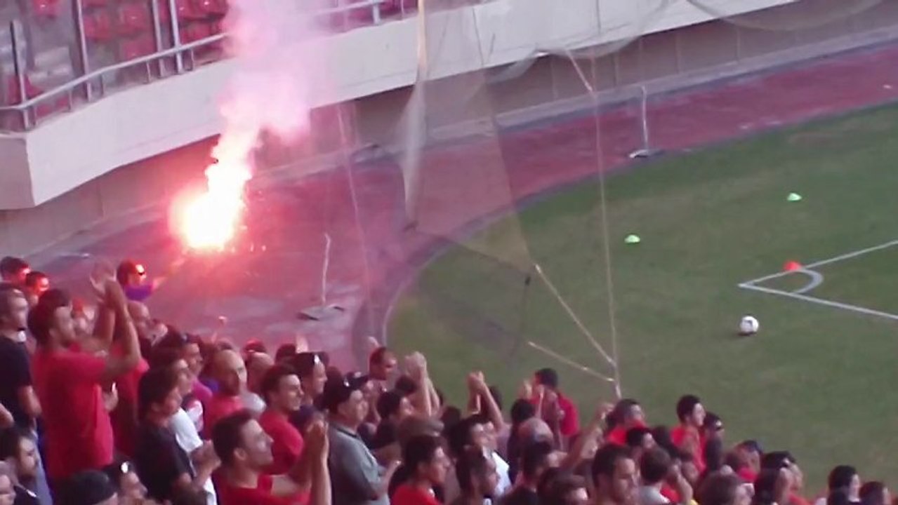 O λαός του Ολυμπιακού στην ανοικτή προπόνηση της Τρίτης (21/8) στο "Γεώργιος Καραϊσκάκης"