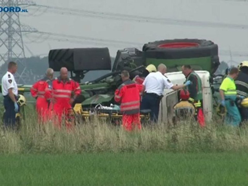 Vrouw ernstig gewond bij ongeval met tractor - RTV Noord