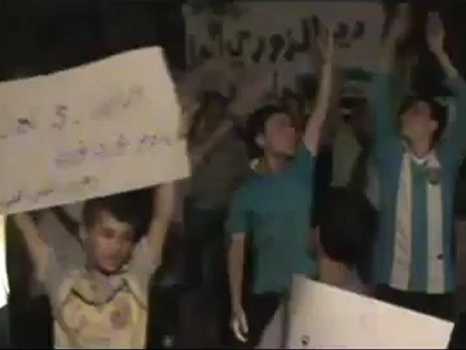 Syria فري برس  دير الزور  مسائية حي العمال رغم القصف  21 8 2012  ج1