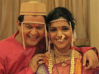 Télécharger la video: Popular Couple Radha And Ghana Of Eka Laganchi Dusari Goshta Call It Splits? - Marathi Entertainment