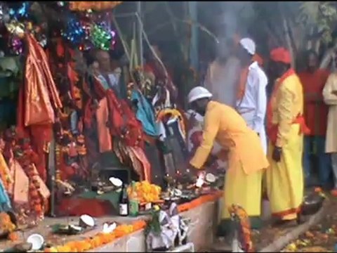 Marche sur le feu au temple de Bois d'olives(Koïlou Velly) le 01/07/2012( partie 1/2)