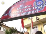 Cumhurbaşkanı Gül, Tarabya Şehit Kemal Aykut Genç Polis Merkezi’ndeki polislerle bayramlaştı.
