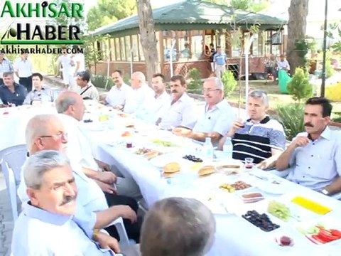 MANİSA AK PARTİ MİLLETVEKİLİ AYDEMİR KÖY ÖUHTARLARI İLE KAHVALTIDA BULUŞTU