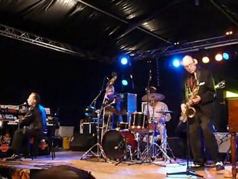 rassemblement moto le 27 et 28 et 29 juillet 2012 a couches (dp 71490 ) hdc macadam motors