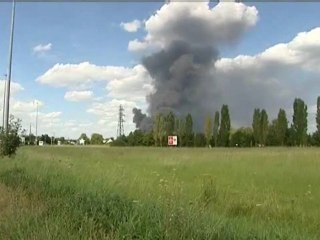 L'incendie à l'usine de recyclage de plastiques à Aubevoye (27)