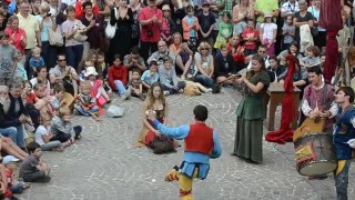 Les Médiévales de Gourdon 2012 - La Cie Entr'Act : Jongleries