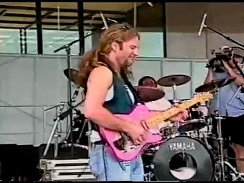 Brian Tarquin Performing at Oasis Show In Dallas