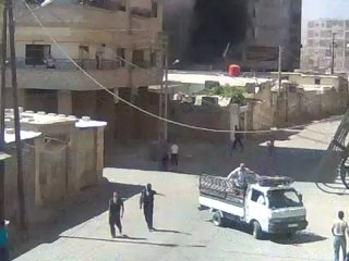 Syria فري برس  لريف دمشق داريا الدخان المتصاعد جراء القصف على المدينة 22.8-2012 ج2