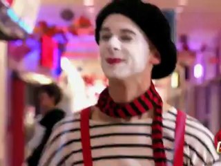 Mime Frappe la Vraie Vitre