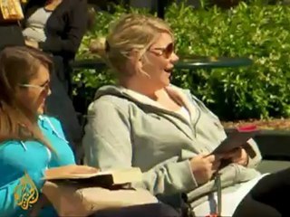 Apple-Samsung battle in hands of jury