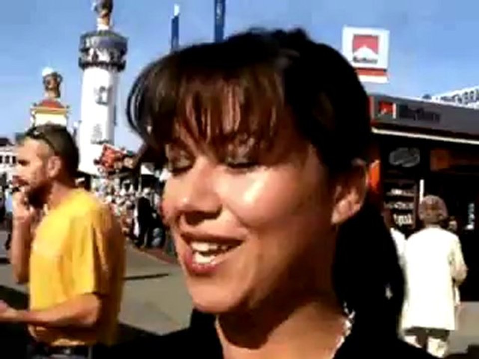 Nika Schottenhamel über Dirndl (Archiv Wiesn 2007)