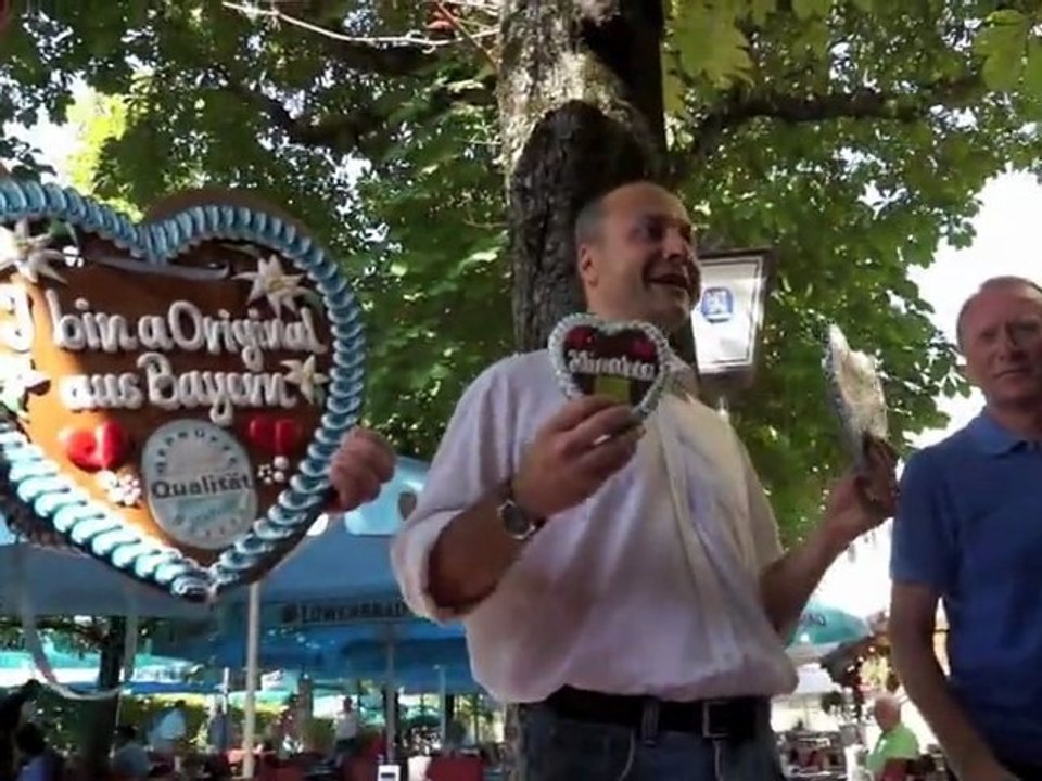 Oktoberfest 2012 - Ein Herz fürs Klima: Aktion zum CO2-Ausgleich mit Klimaherzen