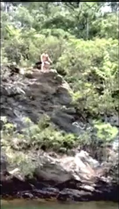 Wahnsinnssprung aus 10 Meter Höhe