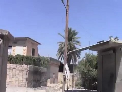 Syria فري برس حماه المحتلة آثار القصف المروحي على قرية الحوَاش 23-8-2012