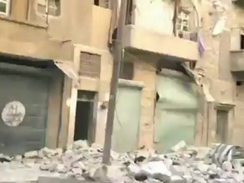 Syria فري برس  حلب  آثار القصف على حي الشعار دمار المباني 22_8_2012