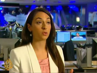 Politicians react slowly to Europe's economic crisis