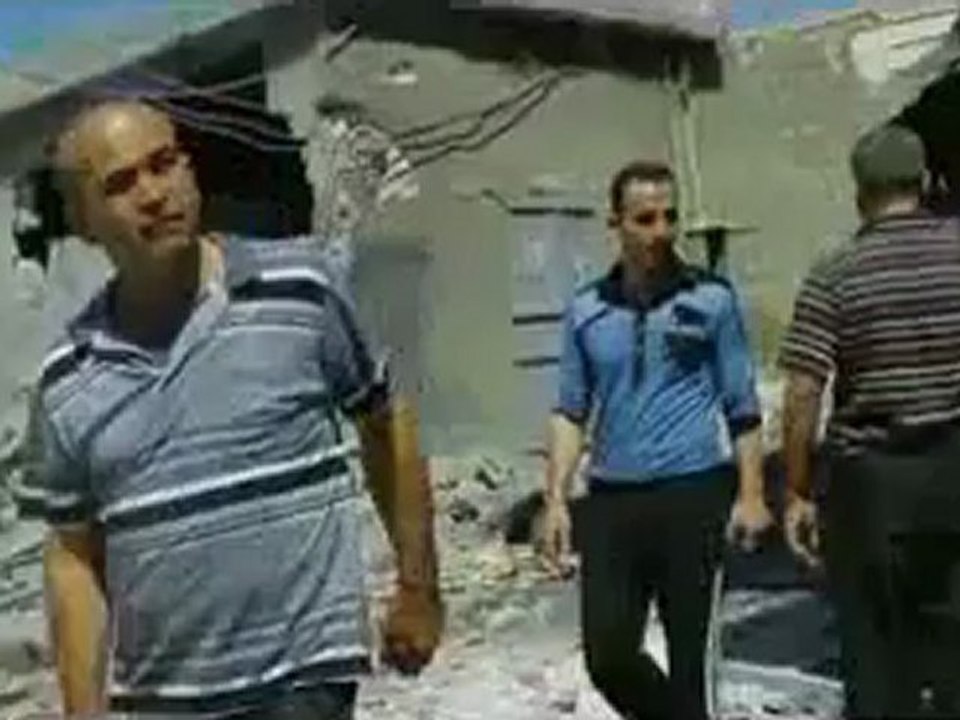 Syria فري برس  حلب بستان باشا اثا ر الدمار  23 8 2012 ج1