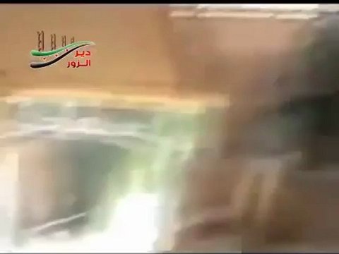 Syria فري برس دير الزور شجاعة أحد ابطال لواء الله أكبر في البوكمال في معركة تحرير الهجانة 23 8 2012