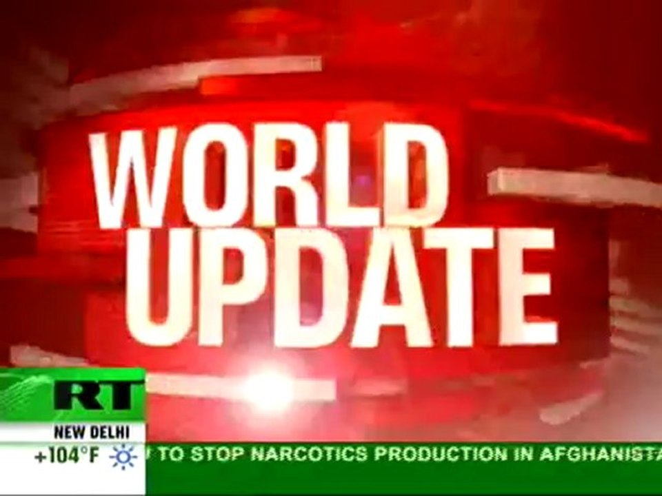 Dramatic video of Iceland volcano erupting with ash and molten lava