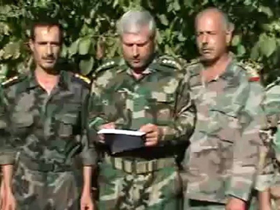 Syria فري برس  حمص  أنشقاق جماعي من الرتب الكبيرة وانضمامهم للمجلس العسكري في حمص وريفها  24-8-2012