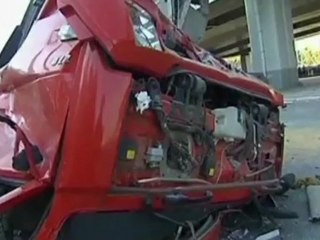 Three die in Chinese bridge collapse