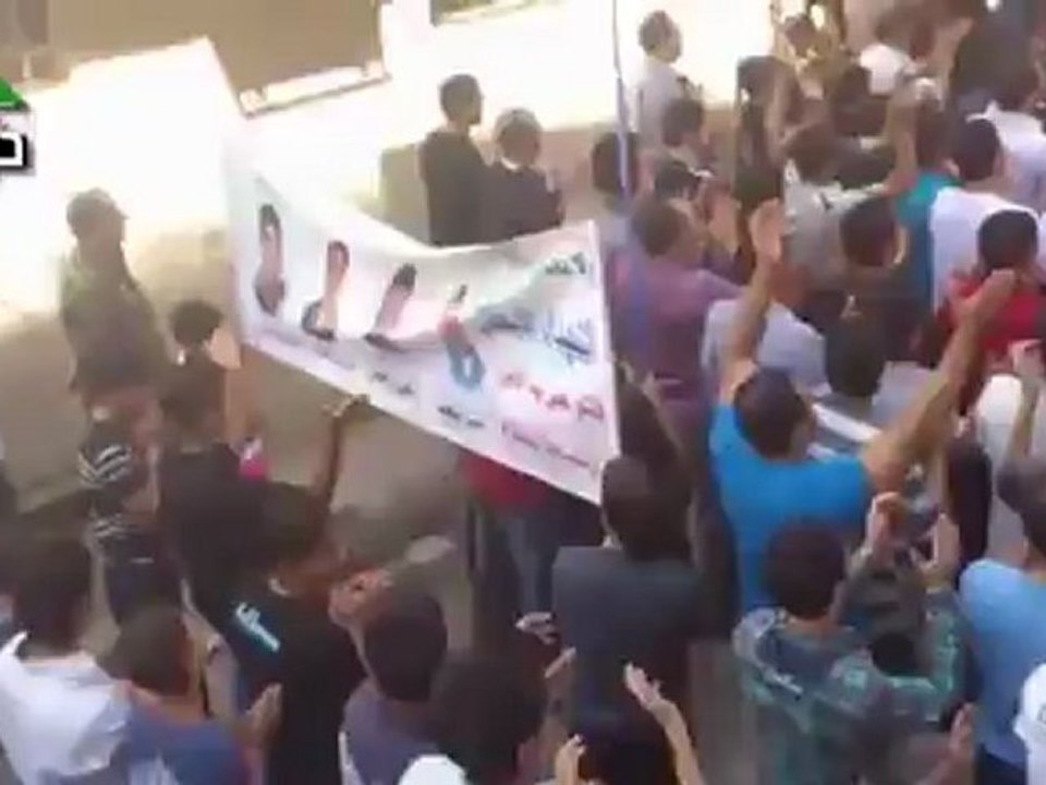Syria فري برس  ريف دمشق حرستا الصمود _مظاهرة جمعة درعا لا تحزني غن الله معنا  24-8-2012 ج4