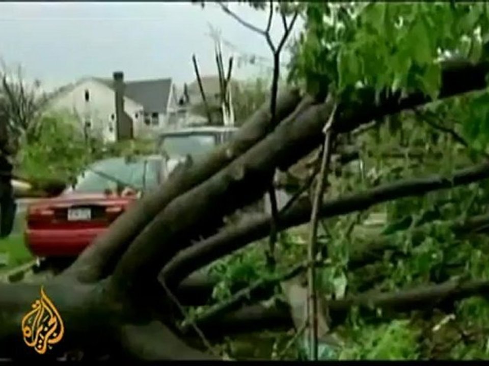 Tornado leaves scores dead in US city