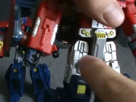 Toy Spot - Transformers Classics Henkei Optimus Prime